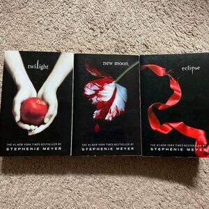 Stephenie Meyer - The Twilight Saga - 3 volumes